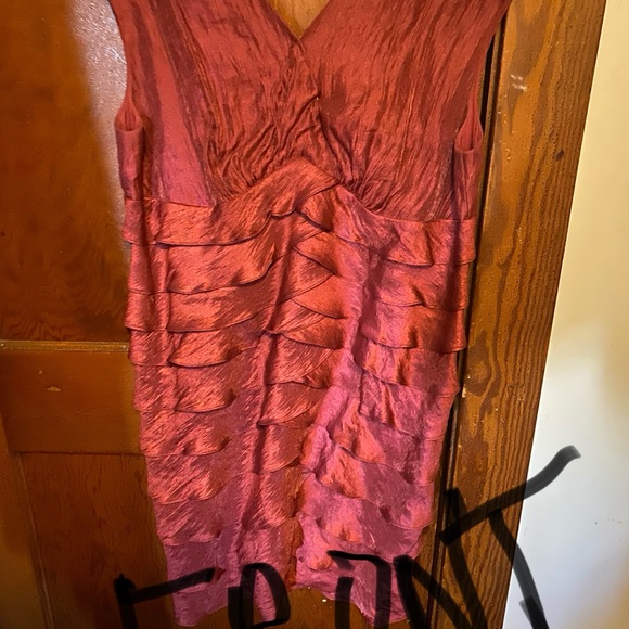 Mauve 16W sateen cocktail dress with mermaid pleats - Picture 3 of 6